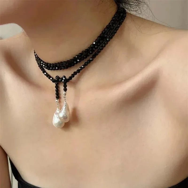 Charm Necklace with black pearl pendant