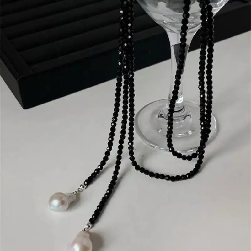 Charm Necklace with black pearl pendant