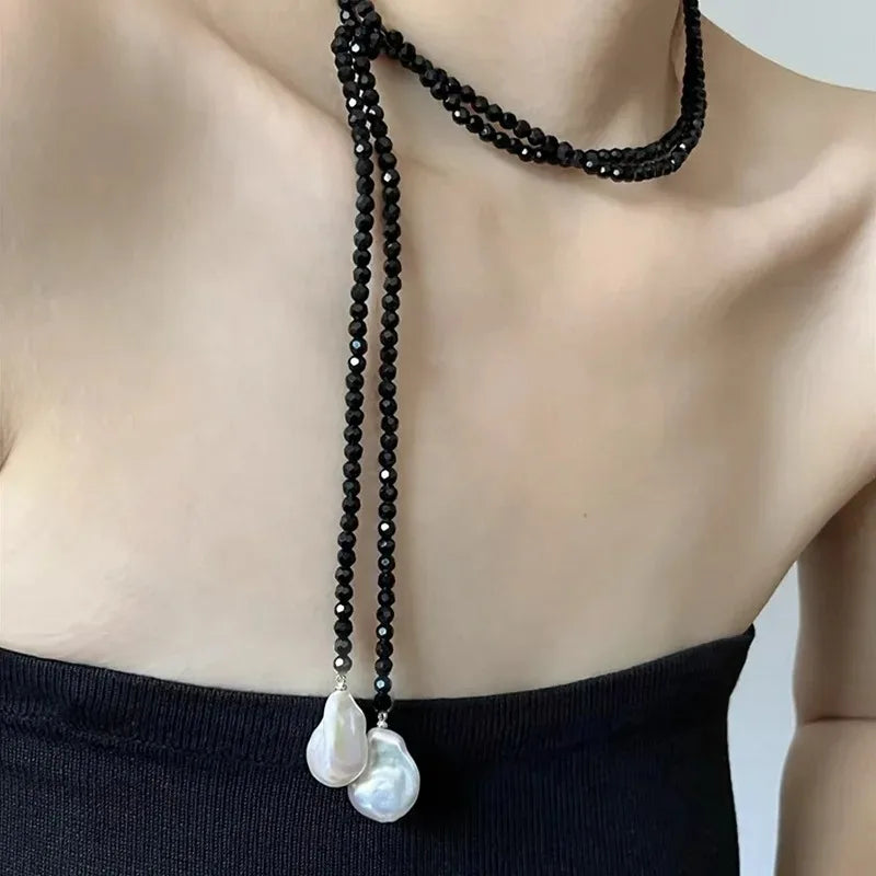 Charm Necklace with black pearl pendant