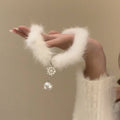 Elegant Feather Choker Necklace with Pearl Pendant