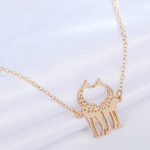 Giraffe Necklace Gold