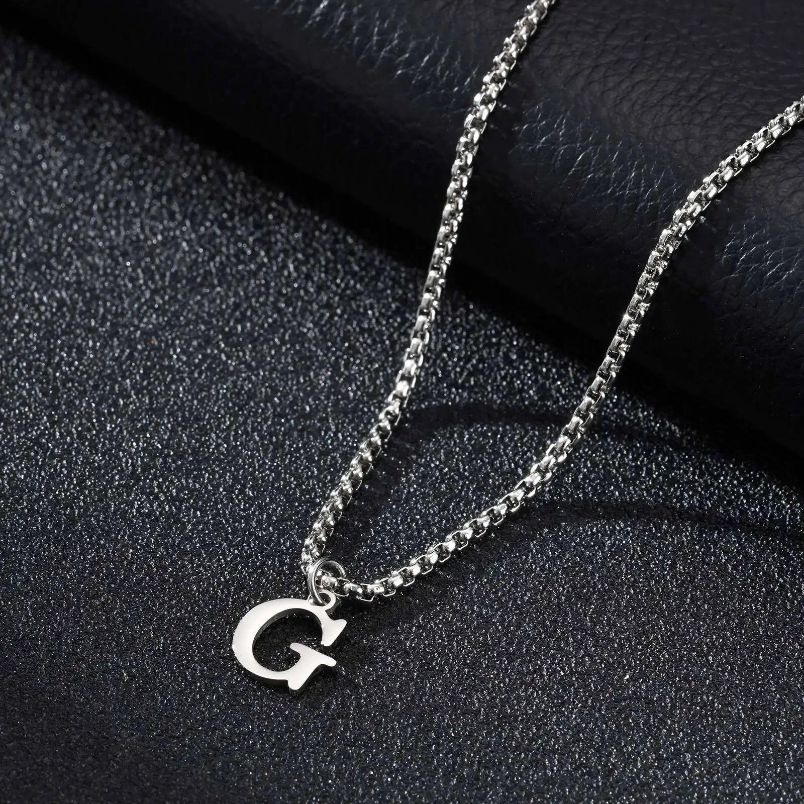 Men's necklace with initial pendant g