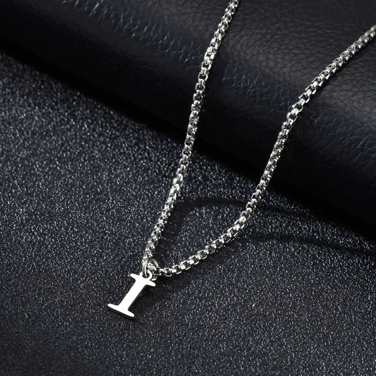 Men's necklace with initial pendant i