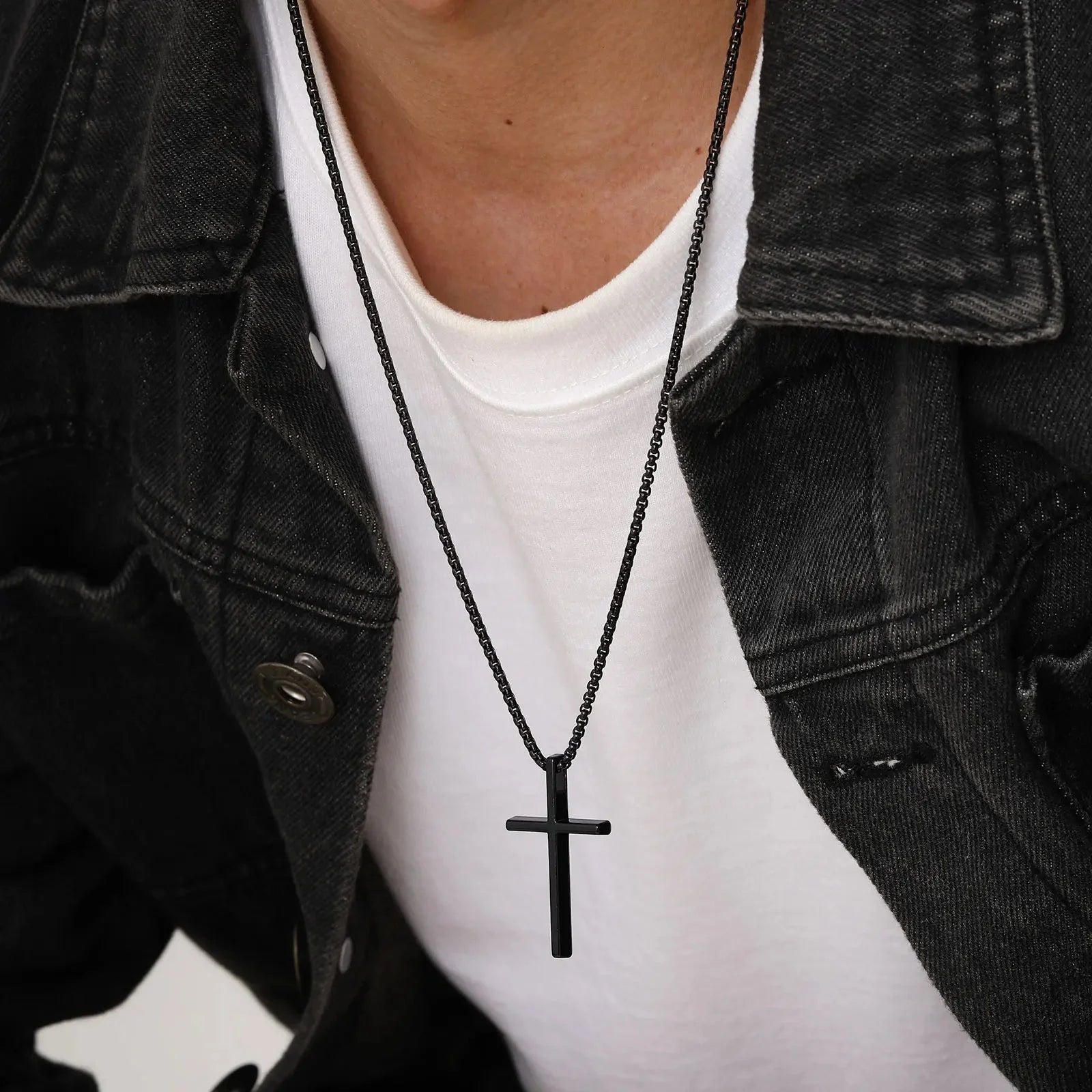 Men’s Necklace & Medallion Black Cross