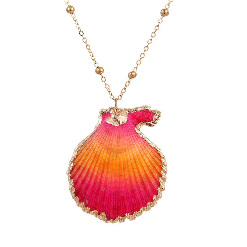 Pendant Necklace with Lovely Shell Scallop 1