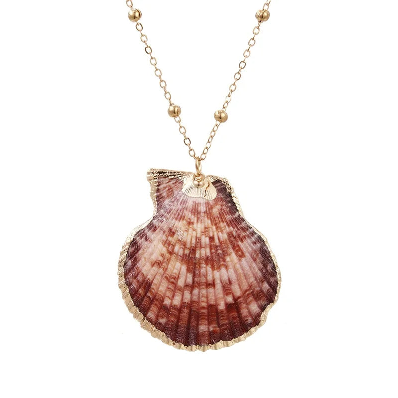 Pendant Necklace with Lovely Shell Scallop 3