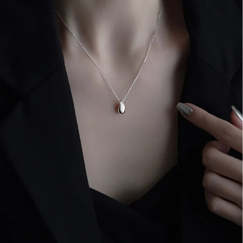 Fine Water Drop Pendant Necklace in silver