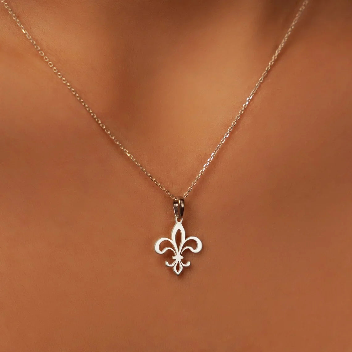 Lily Flower Necklace & Pendant Silver Chain & Medallion