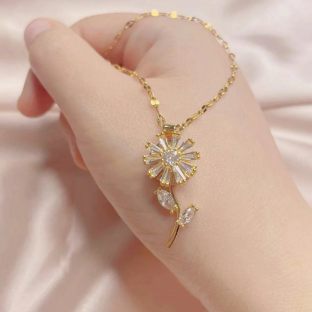 Anti-Stress Rotating Sunflower Flower Pendant Necklace Gold
