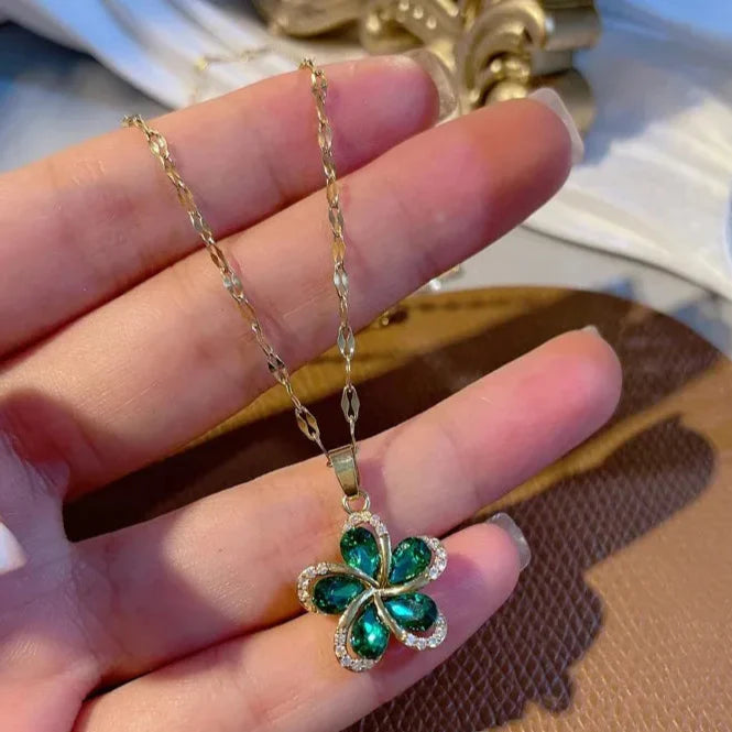 Green 5-Petal Flower Pendant Necklace