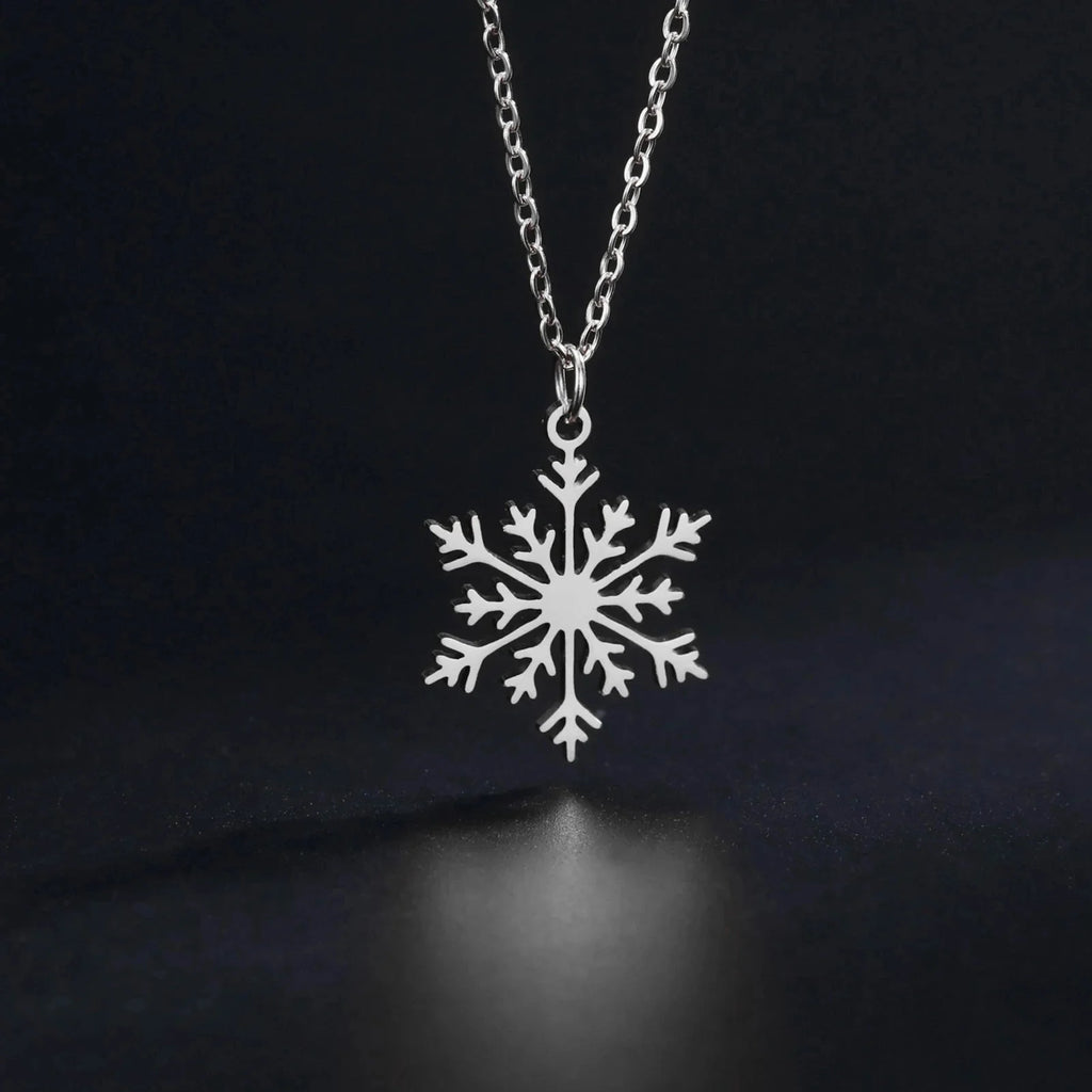 Snowflake Winter Pendant Necklace Silver