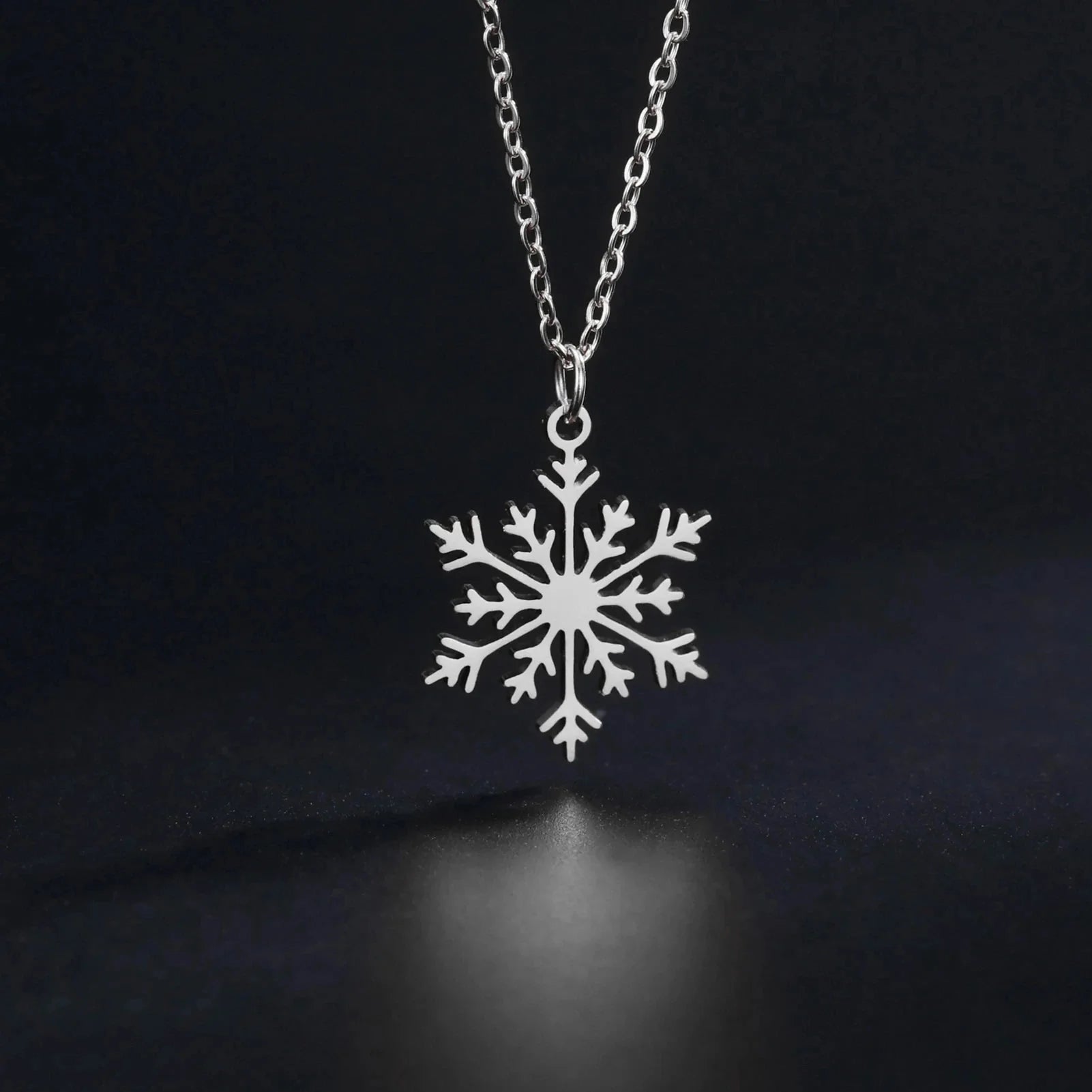 Snowflake Winter Pendant Necklace Silver
