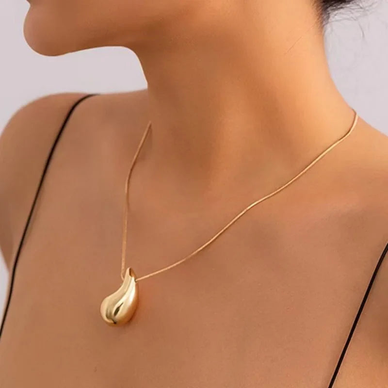 Asymmetrical Water Drop Pendant Necklace gold