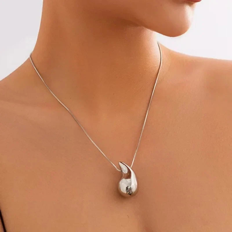 Asymmetrical Water Drop Pendant Necklace silver