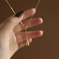 Fine Teardrop Pendant Necklace gold