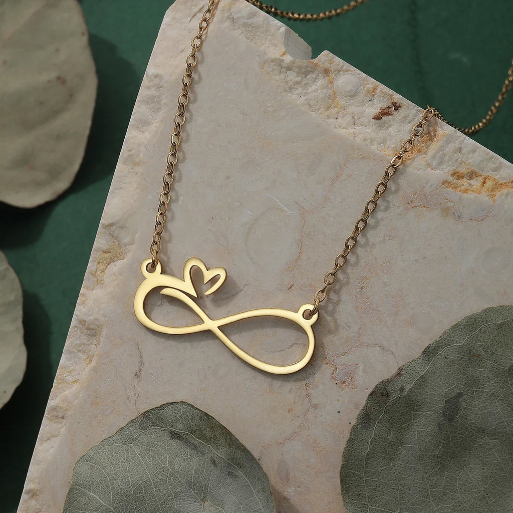 Infinity Heart Pendant Necklace gold