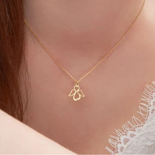 Women's necklace with gold angel wings pendant