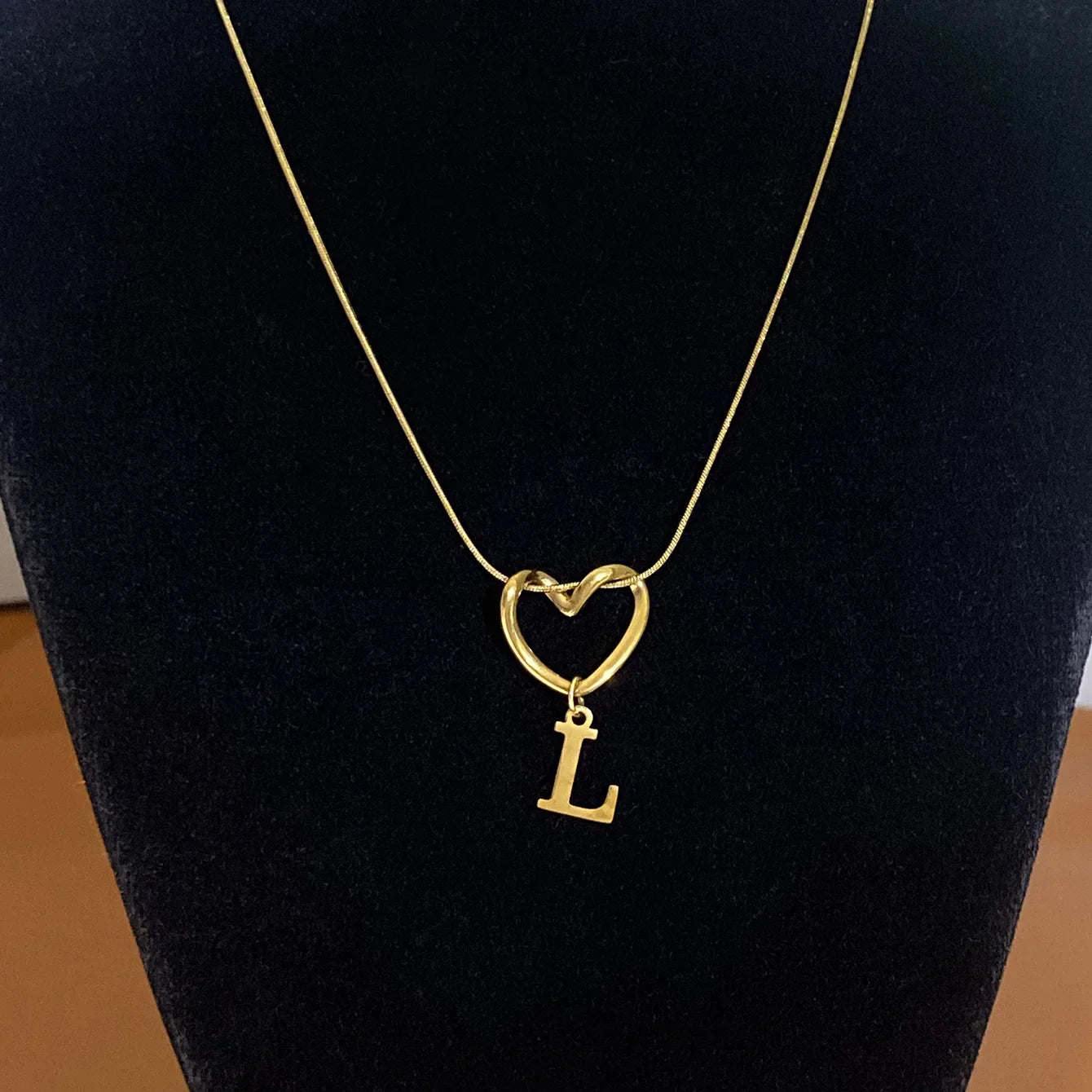 Choker necklace with initial and heart pendant - letter