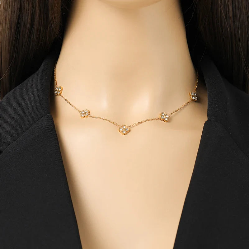 Necklace Choker with Four-Leaf Clover Pendants