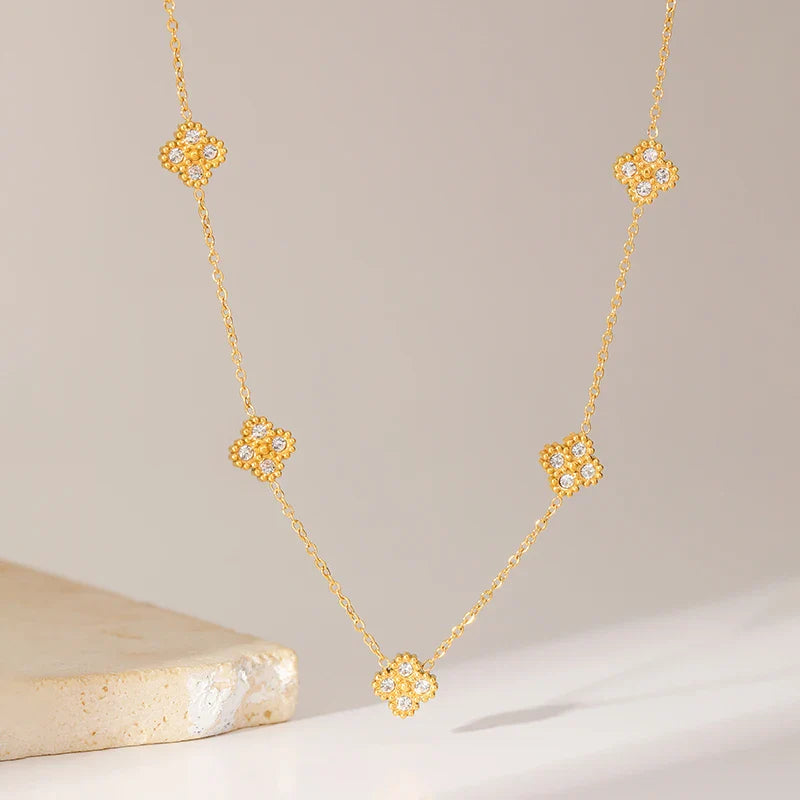Necklace Choker with Four-Leaf Clover Pendants