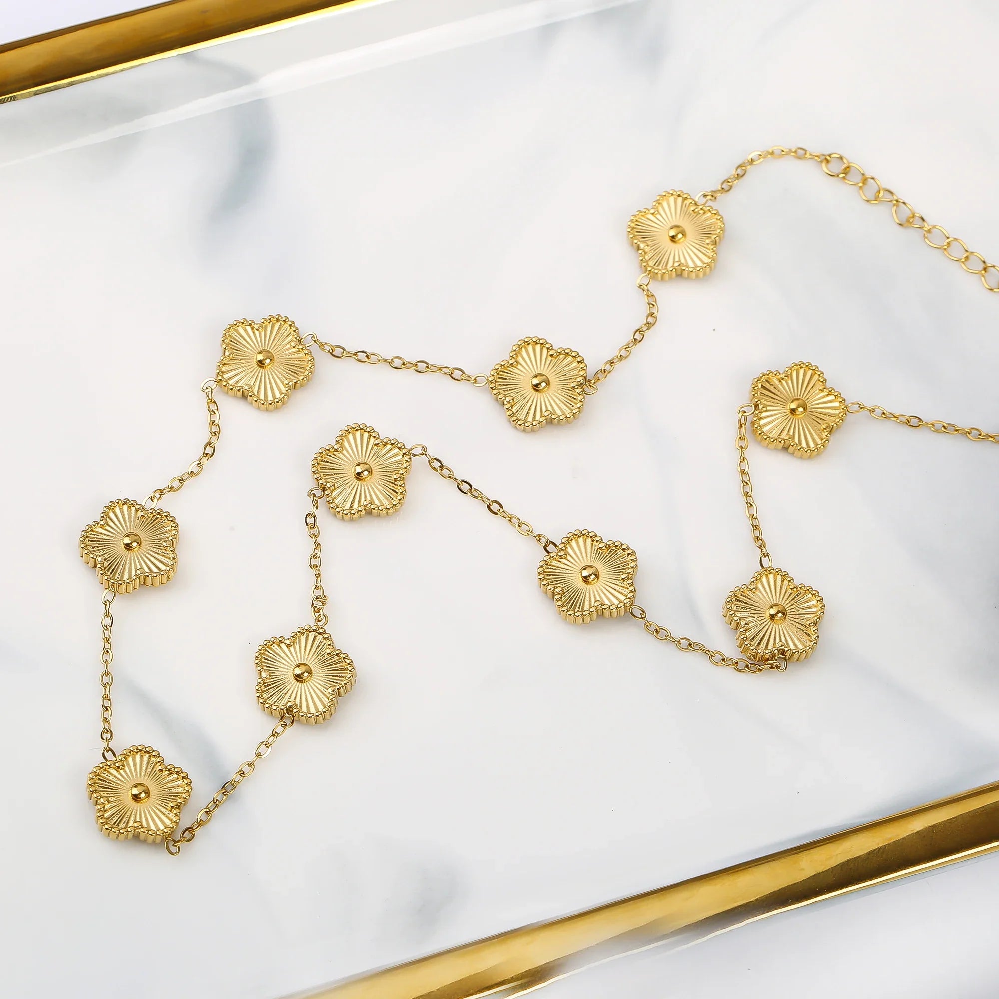 5-Leaf Clover Pendant Choker Necklace