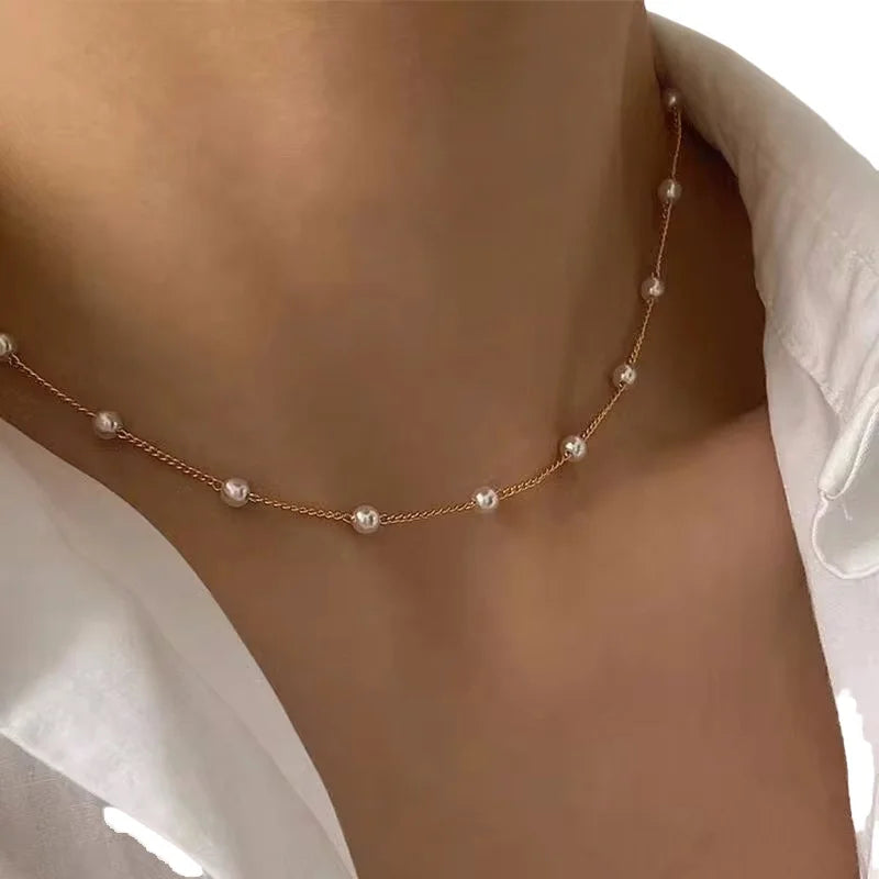 Women’s Choker Necklace with Gold Pearls