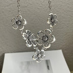 5-Petal Large Flower Pendant Choker Necklace