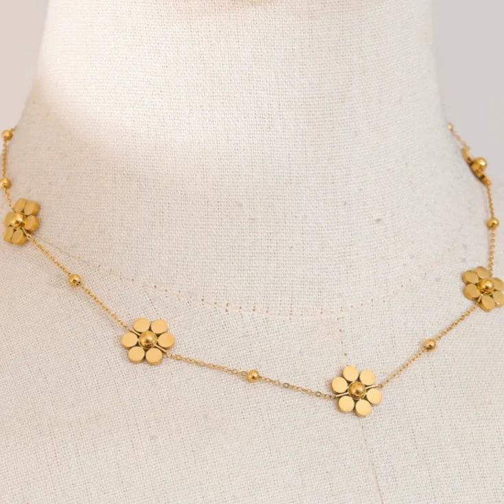 Gold Flower Pendant Choker Necklace