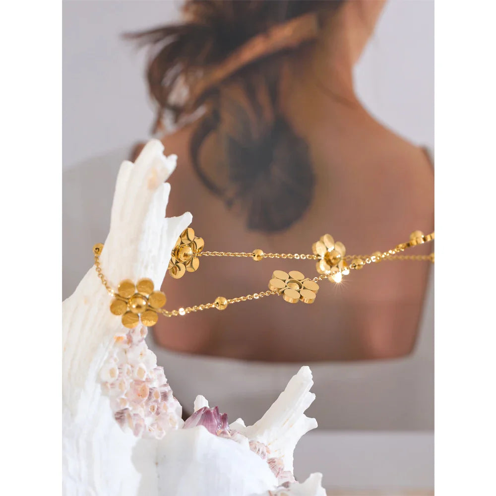 Gold Flower Pendant Choker Necklace