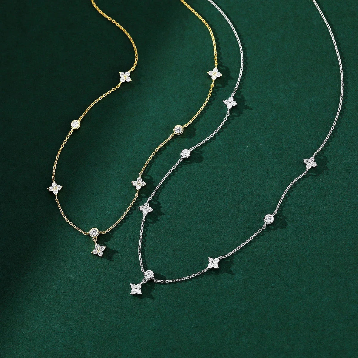 Zircon Flower Pendant Choker Necklace in Silver