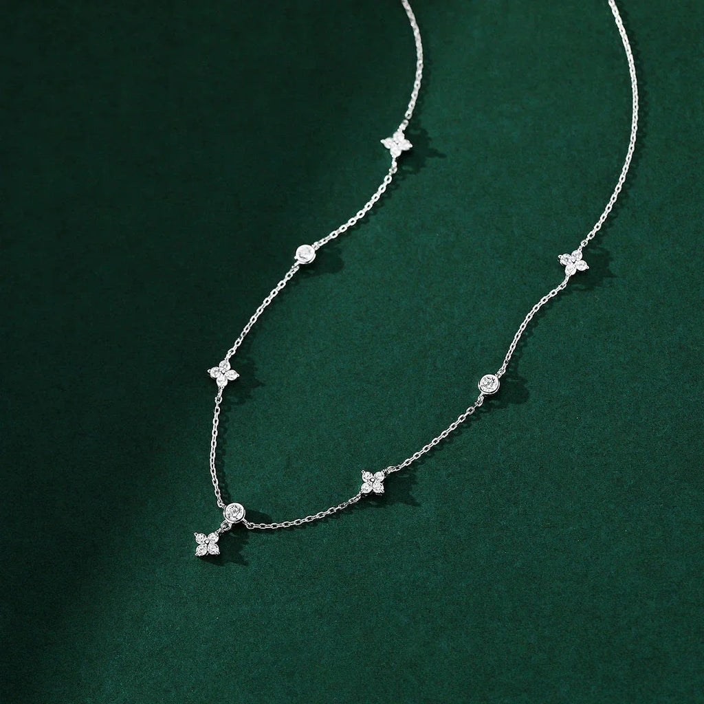 Zircon Flower Pendant Choker Necklace in Silver