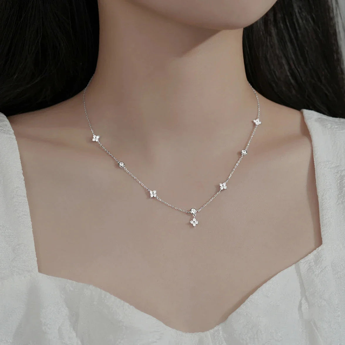 Zircon Flower Pendant Choker Necklace in Silver