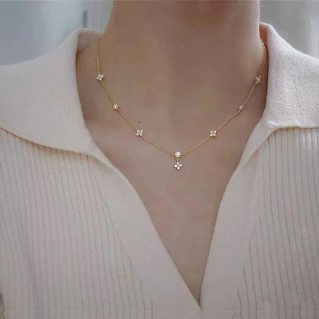 Zircon Flower Pendant Choker Necklace in Gold
