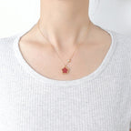 Mother-of-Pearl Clover Necklace with Gold Chain Pendant for Women red