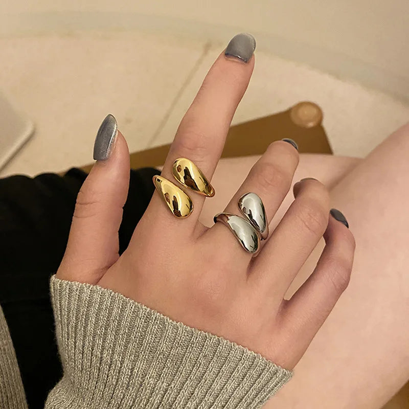Elegant Water Drop Ring in Silver