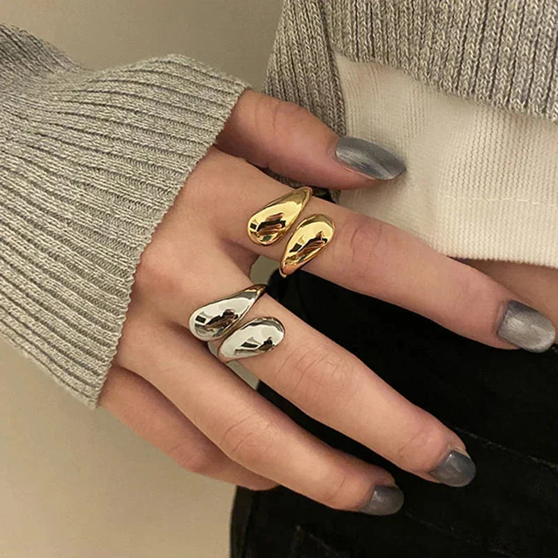 Elegant Water Drop Ring in Gold