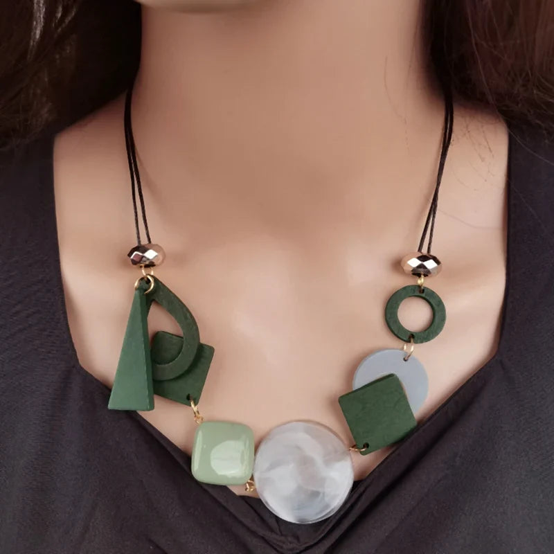 Asymmetrical Bohemian-Style Pendant Necklace Grey