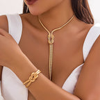 Long Necklace for the Décolleté & Its Bow Knot Bracelet