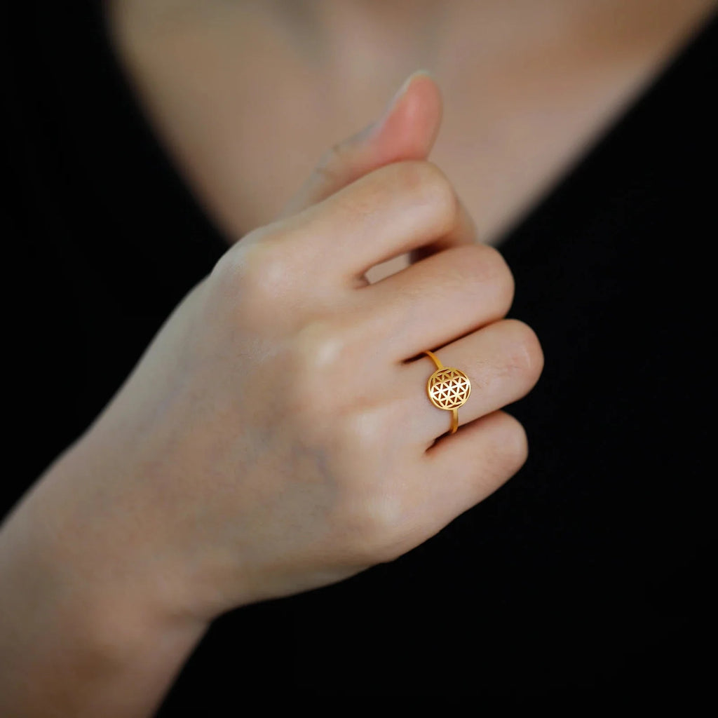 Small Women's Life Flower Ring in Gold