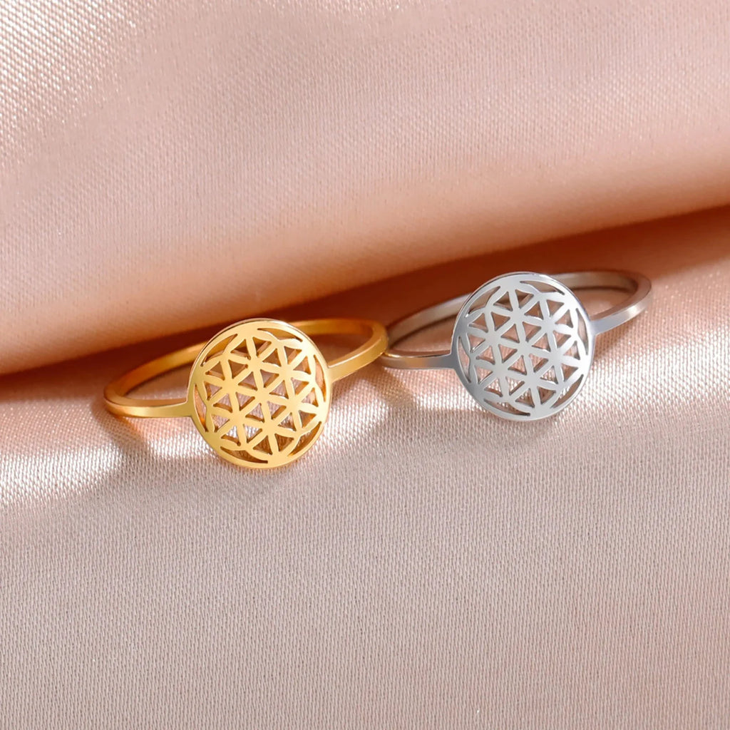 Small Women's Life Flower Ring in Gold